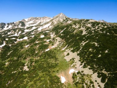 Bulgaristan 'ın Kremenski gölleri yakınlarındaki Pirin Dağı' nın şaşırtıcı hava manzarası