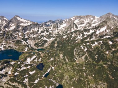Bulgaristan 'ın Kremenski gölleri yakınlarındaki Pirin Dağı' nın şaşırtıcı hava manzarası