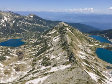 Bulgaristan 'ın Kremenski gölleri yakınlarındaki Pirin Dağı' nın şaşırtıcı hava manzarası