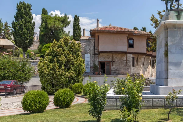 Kavala Grecia Junio 2019 Calle Típica Edificio Casco Antiguo Ciudad — Foto de Stock