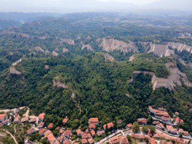 Bulgaristan 'ın Blagoevgrad bölgesinin tarihi Melnik kasabasının hava manzarası