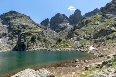Rila Dağı inanılmaz manzara yakın korkunç göl, Bulgaristan