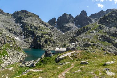 Rila Dağı inanılmaz manzara yakın korkunç göl, Bulgaristan