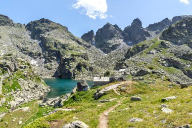 Rila Dağı inanılmaz manzara yakın korkunç göl, Bulgaristan