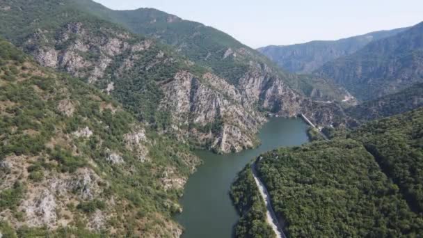 Αεροφωτογραφία Του Καλοκαιριού Του Κρικίμ Reservoir Rhodopes Mountain Plovdiv Region — Αρχείο Βίντεο
