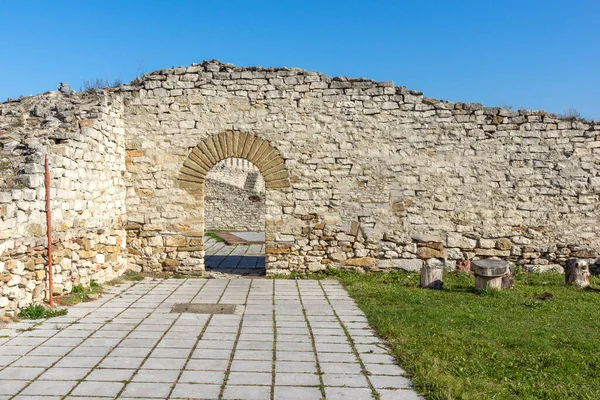 Increíble Vista Las Ruinas Fortaleza Medieval Ciudad Lovech Bulgaria — Foto de Stock