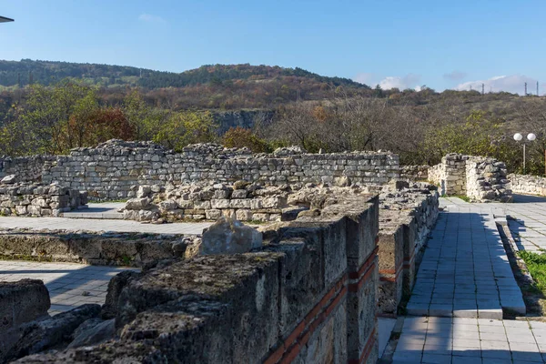 Vista Incrível Ruínas Fortaleza Medieval Cidade Lovech Bulgária — Fotografia de Stock