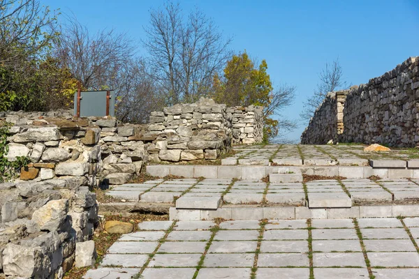 Bulgaristan Lovech Kentindeki Ortaçağ Kalesinin Muhteşem Manzarası — Stok fotoğraf