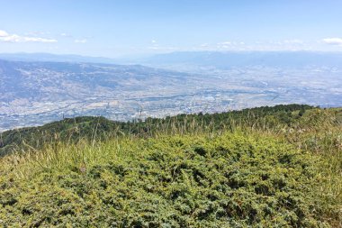 Bulgaristan 'ın Blagoevgrad bölgesindeki Belasitsa Dağı' nın şaşırtıcı yaz manzarası