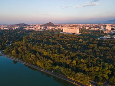 Bulgaristan 'ın Filibe kentindeki Kürek Mekanı' nın hava gün batımı manzarası