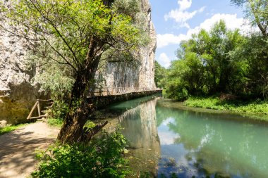 Bulgaristan 'ın Altın Panega Nehri boyunca Iskar Panega Geopark' ın inanılmaz manzarası