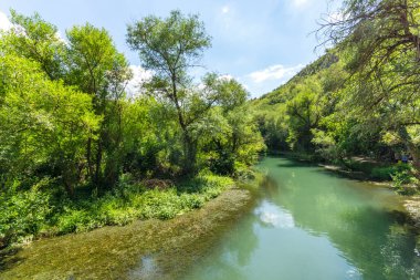 Bulgaristan 'ın Altın Panega Nehri boyunca Iskar Panega Geopark' ın inanılmaz manzarası