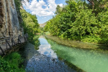 Bulgaristan 'ın Altın Panega Nehri boyunca Iskar Panega Geopark' ın inanılmaz manzarası