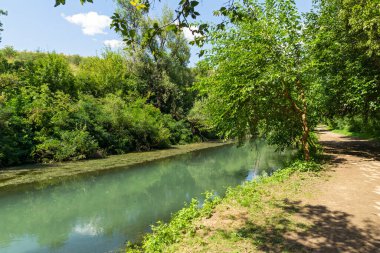 Bulgaristan 'ın Altın Panega Nehri boyunca Iskar Panega Geopark' ın inanılmaz manzarası