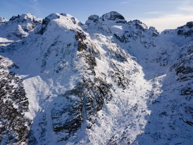 Bulgaristan 'ın Malyovitsa zirvesi yakınlarındaki Rila Dağı' nın şaşırtıcı kış manzarası