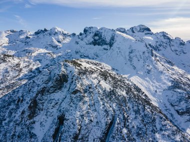 Bulgaristan 'ın Malyovitsa zirvesi yakınlarındaki Rila Dağı' nın şaşırtıcı kış manzarası