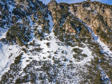 Bulgaristan 'ın Malyovitsa zirvesi yakınlarındaki Rila Dağı' nın şaşırtıcı kış manzarası