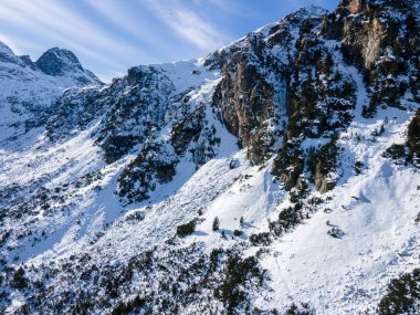 Bulgaristan 'ın Malyovitsa zirvesi yakınlarındaki Rila Dağı' nın şaşırtıcı kış manzarası