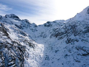 Bulgaristan 'ın Malyovitsa zirvesi yakınlarındaki Rila Dağı' nın şaşırtıcı kış manzarası