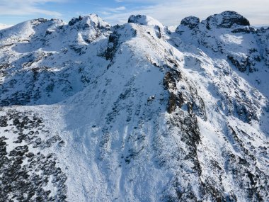 Bulgaristan 'ın Malyovitsa zirvesi yakınlarındaki Rila Dağı' nın şaşırtıcı kış manzarası