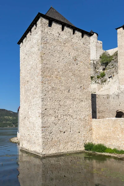 Ruïnes Van Middeleeuwse Vestingstad Golubac Aan Kust Van Donau Servië — Stockfoto