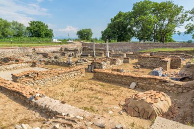 Bulgaristan 'ın Blagoevgrad Bölgesi' ndeki Garmen kasabası yakınlarındaki antik Roma şehri Nicopolis ad Nestum 'un kalıntıları