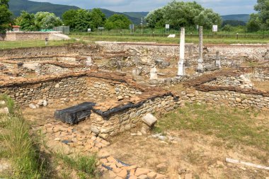 Bulgaristan 'ın Blagoevgrad Bölgesi' ndeki Garmen kasabası yakınlarındaki antik Roma şehri Nicopolis ad Nestum 'un kalıntıları