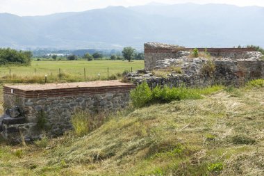 Bulgaristan 'ın Blagoevgrad Bölgesi' ndeki Garmen kasabası yakınlarındaki antik Roma şehri Nicopolis ad Nestum 'un kalıntıları