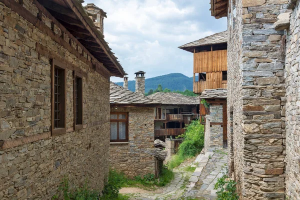 Wieś Kovachevitsa Autentycznymi Xix Wiecznymi Domami Obwód Blagojewski Bułgaria — Zdjęcie stockowe