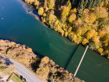 Pasarel rezervuarının hava sonbahar manzarası, Sofya şehir bölgesi, Bulgaristan
