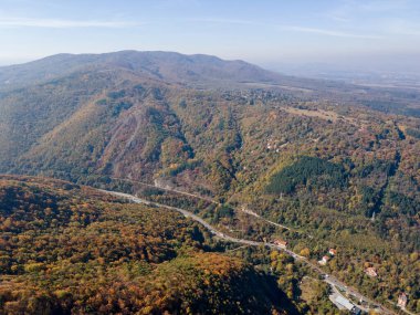 Bulgaristan 'ın Sofya kentindeki Vitosha Dağı' nın şaşırtıcı Sonbahar manzarası