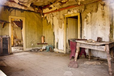 aşınmış eski bina