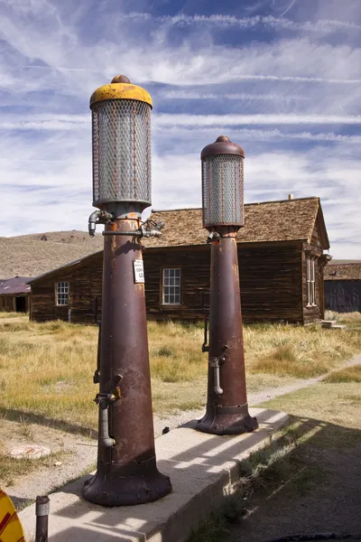 Eski zaman benzin pompaları — Stok fotoğraf