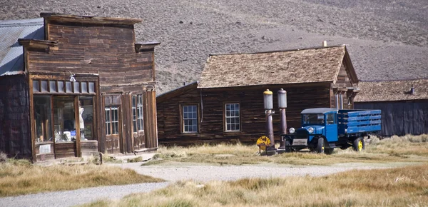 Quiet Main Street in a Ghost Town — Stock Photo, Image