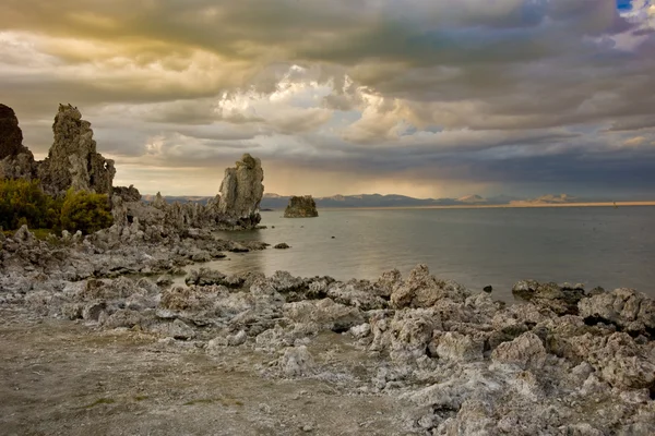 Magien i Mono Lake - Stock-foto