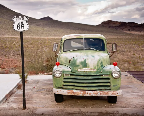 Route 66 lastbil porträtt — Stockfoto