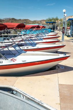 Tekne Kiralama filo, dock