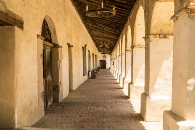 Colonnade, bir İspanyol misyonu