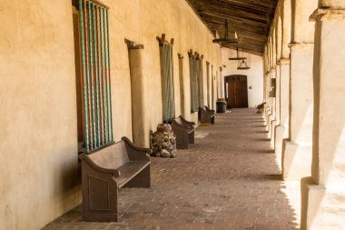 Colonnade, bir İspanyol misyonu