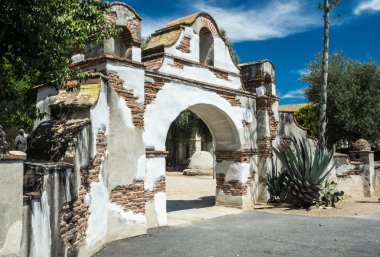 Spanish Colonial Mission Gateway clipart