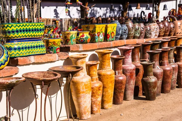 Mexicaanse keramiek op display — Stockfoto