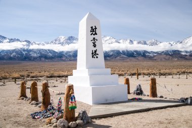 Manzanar Memorail and a Thousand Cranes clipart