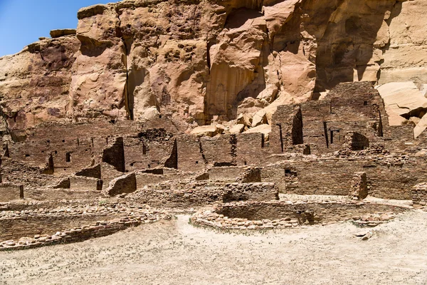 Pueblo bonito velký dům — Stock fotografie