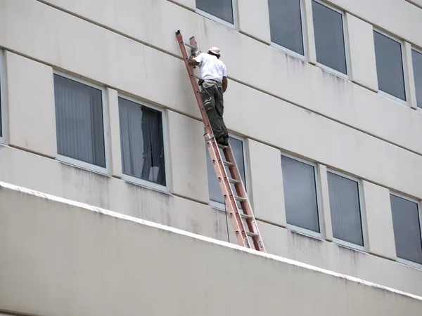 Riparare un edificio — Foto Stock