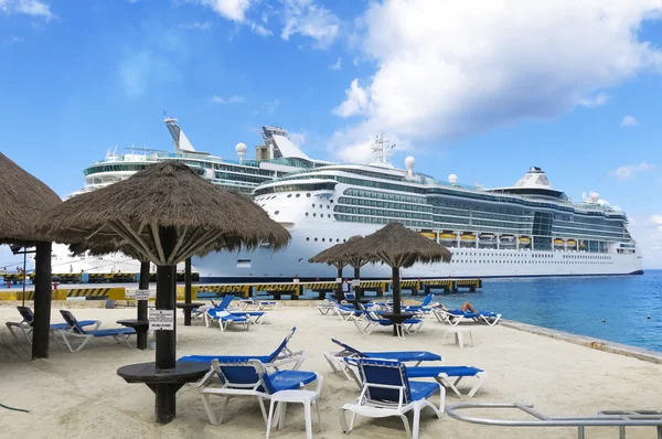 Barcos y playa — Foto de Stock