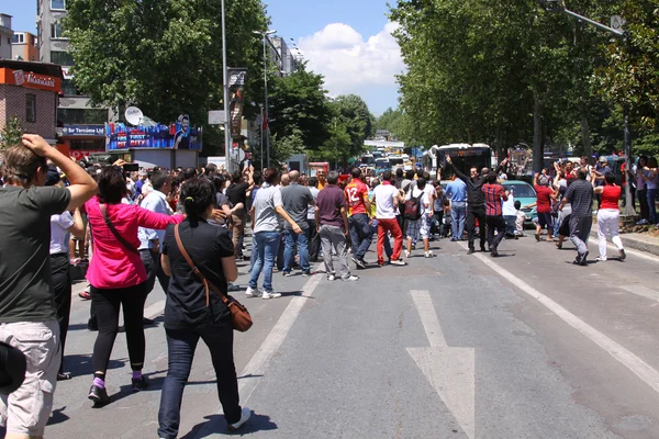 ISTANBUL - 1 de junio: Protesta pública en el Parque Gezi contra el gobierno — Foto de Stock