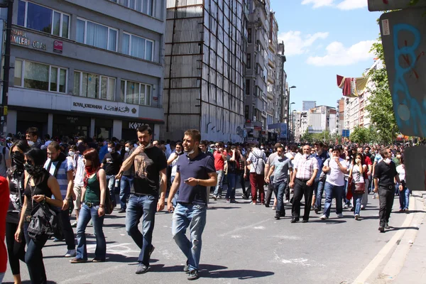 ISTANBUL - 1 GIUGNO: Gezi Park Protesta pubblica contro il governo — Foto Stock