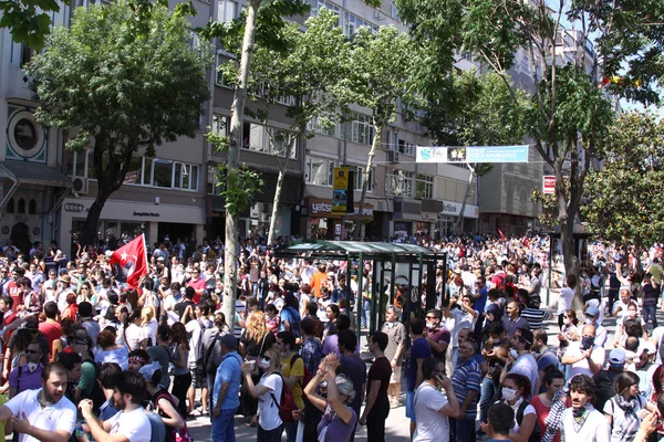 Istanbul - 1. Juni: Gezi-Park öffentlicher Protest gegen den Gouverneur — Stockfoto