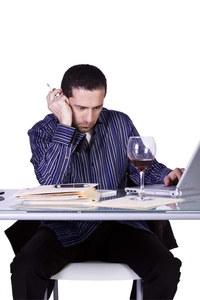 Empresário em sua mesa de trabalho — Fotografia de Stock