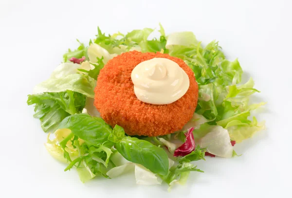 Fried cheese with green salad and mayonnaise — Stock Photo, Image